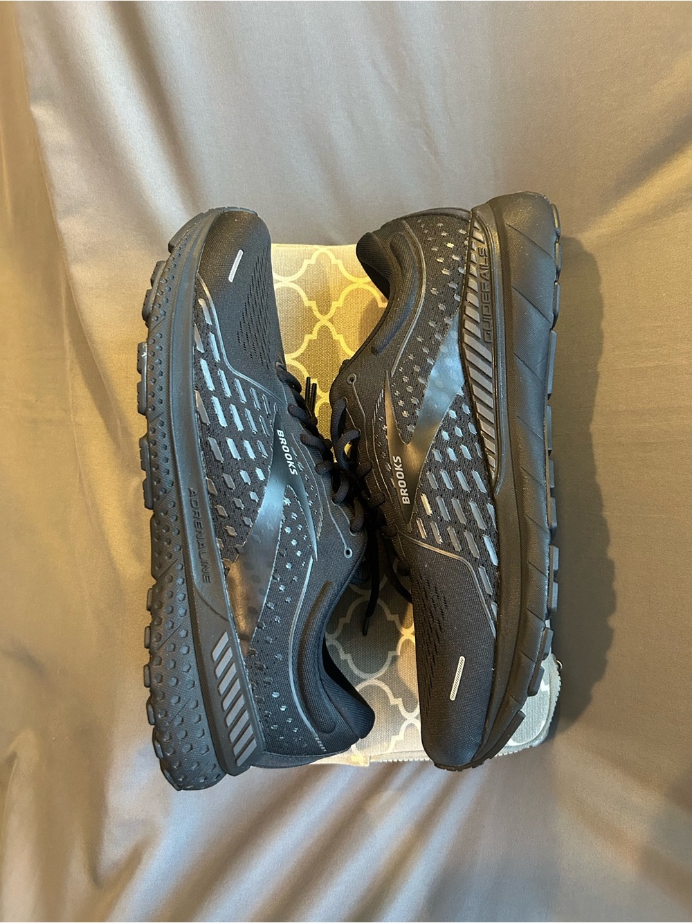 Brooks Black Mesh Lace-Up Running Sneakers (BRAND NEW / NEVER WORN) - Picture 5 of 16